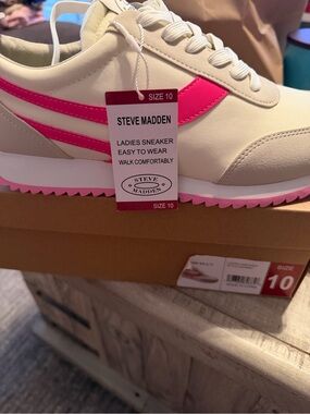 Steve Madden Cream and Hot Pink Lace-Up Women's Sneaker